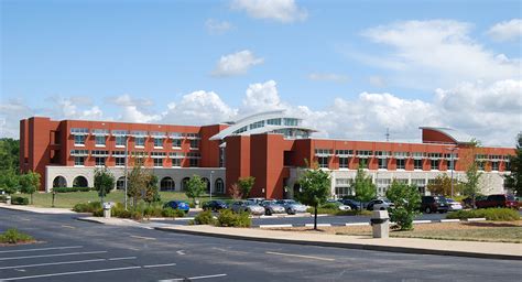 St louis cc - Committed to the Health of St. Louis. The Center for Nursing and Health Sciences at our Forest Park campus is home to approximately 900 students in nursing and health sciences professions. It is the first new building constructed on our Forest Park campus in 20 years, a state-of-the-art learning environment featuring the latest technology. 